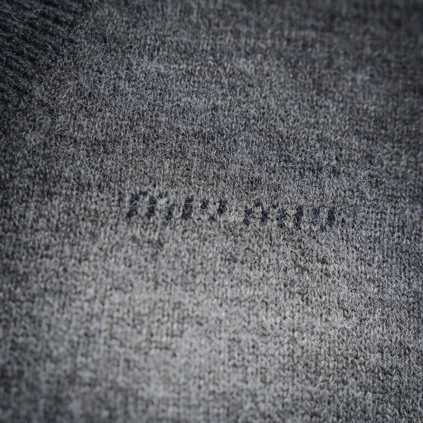 Miu 25fw all-match sweater