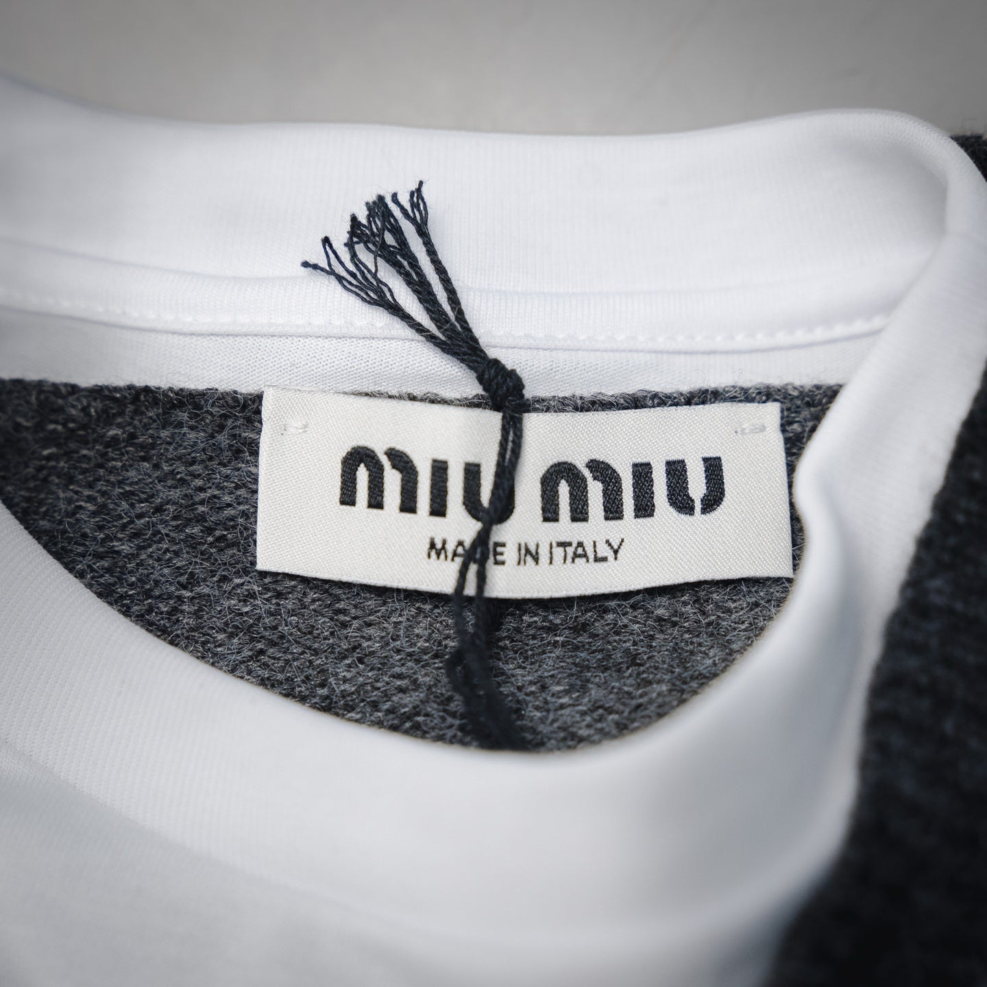 Miu 25fw all-match sweater
