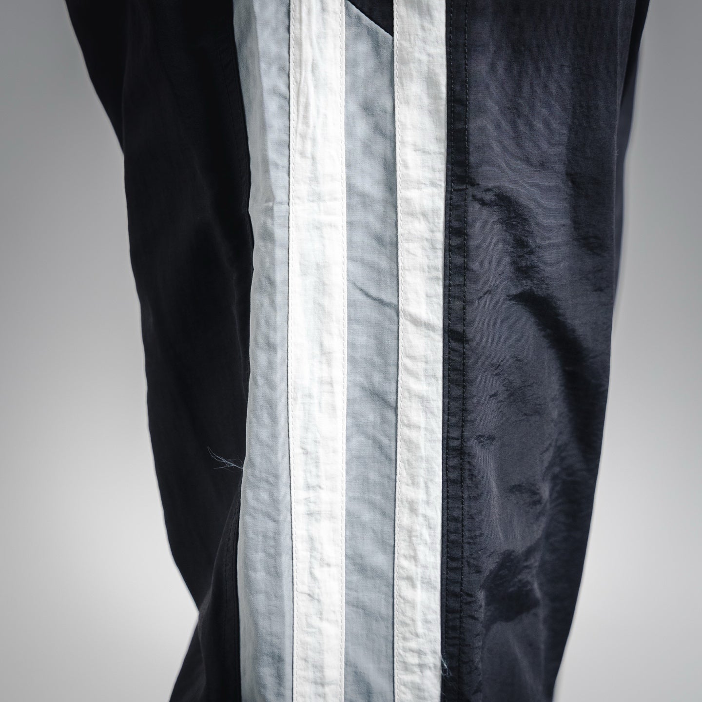Balen 25fw embroidered pants