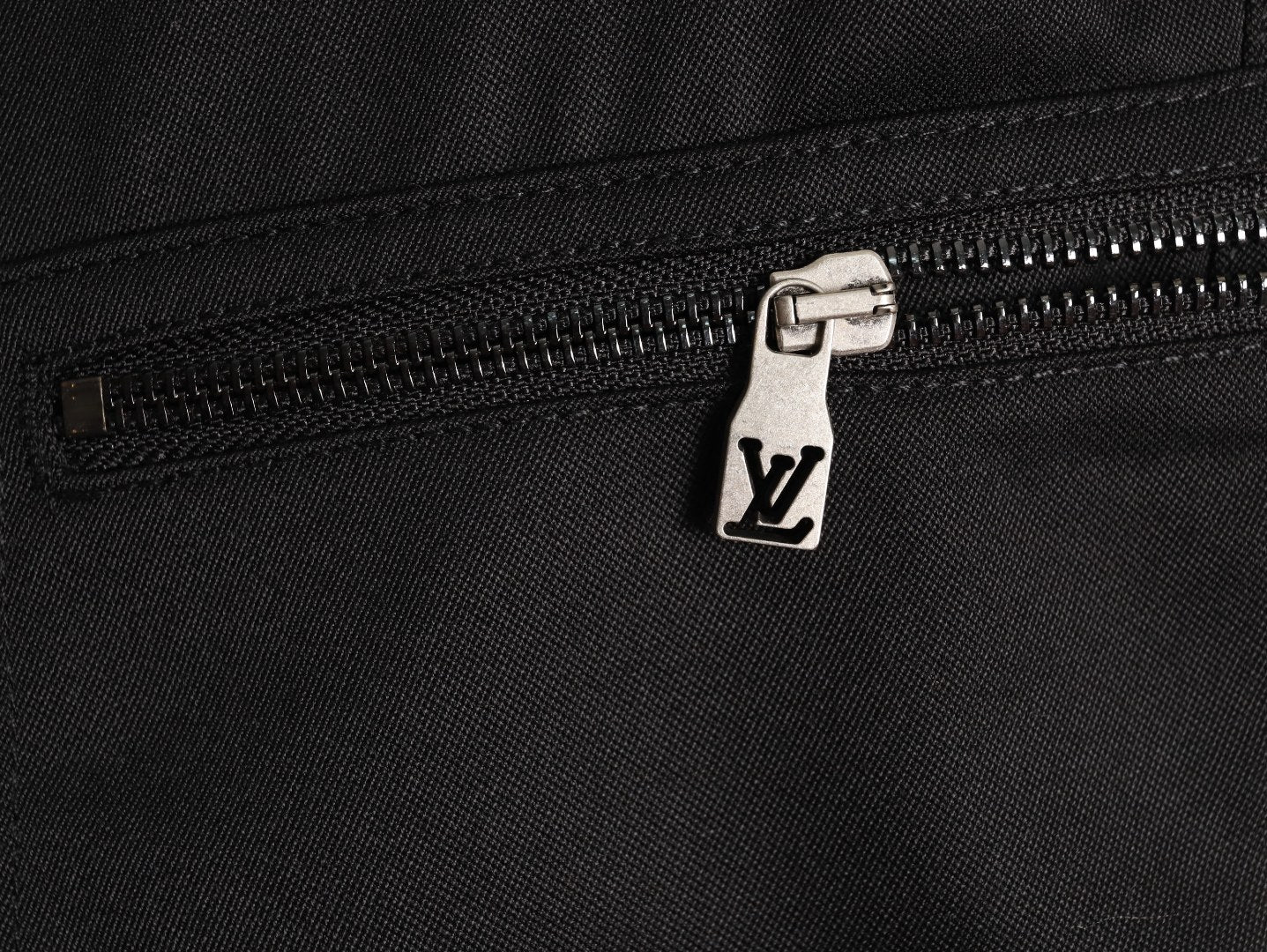 Louis 25fw embroidered pants