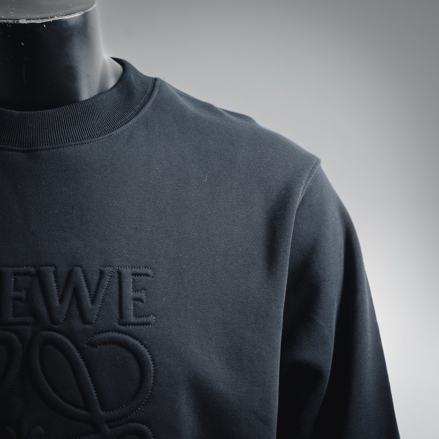 Loe 25fw embroidered hoodie