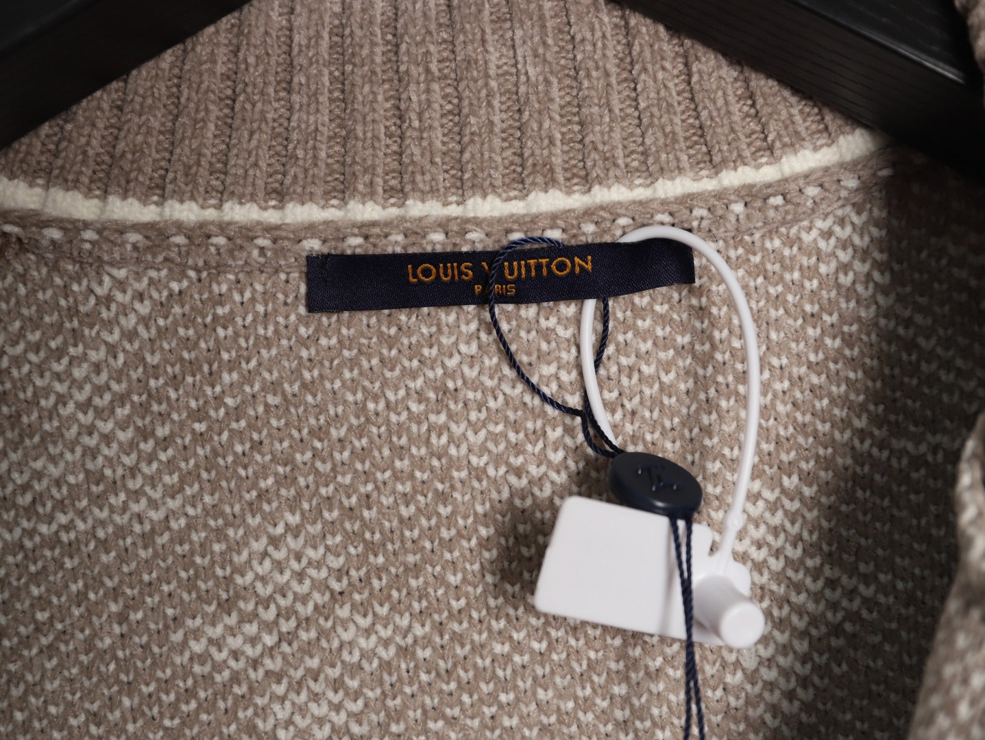 Louis 25fw cardigan sweater