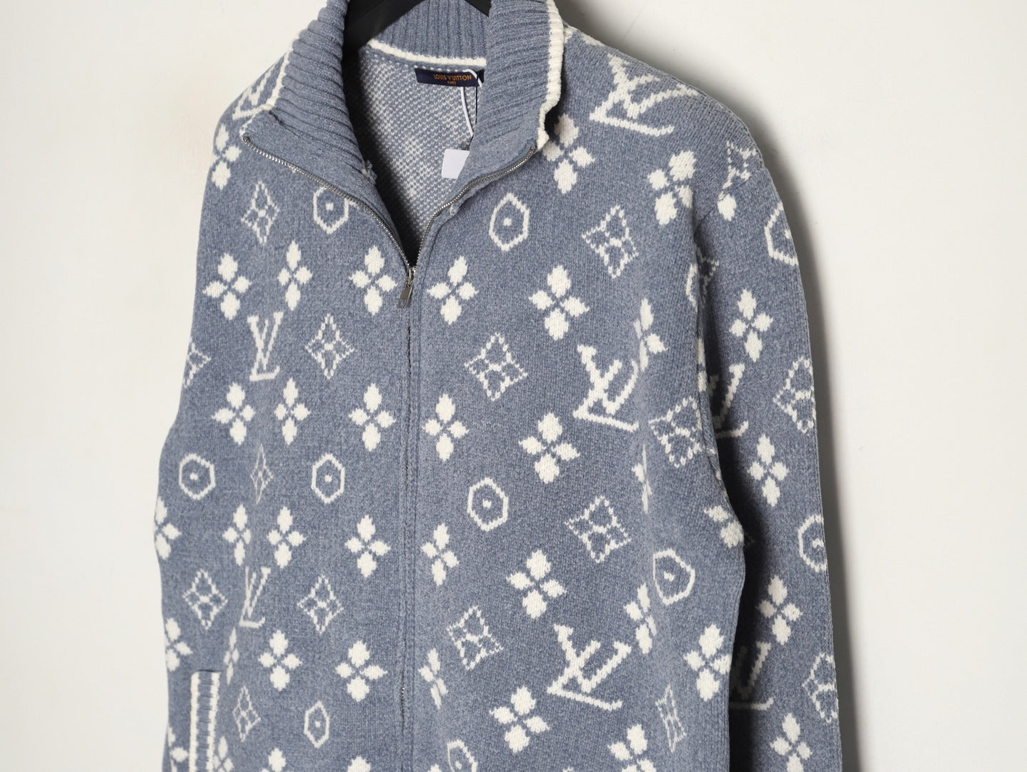Louis 25fw cardigan sweater