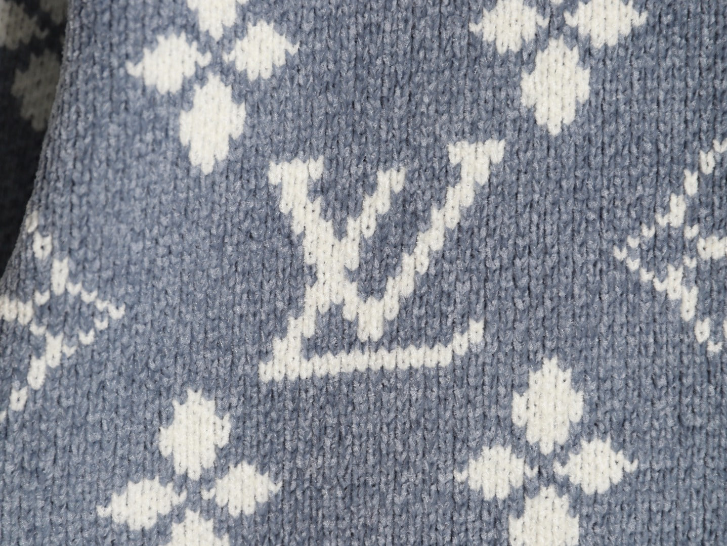 Louis 25fw cardigan sweater