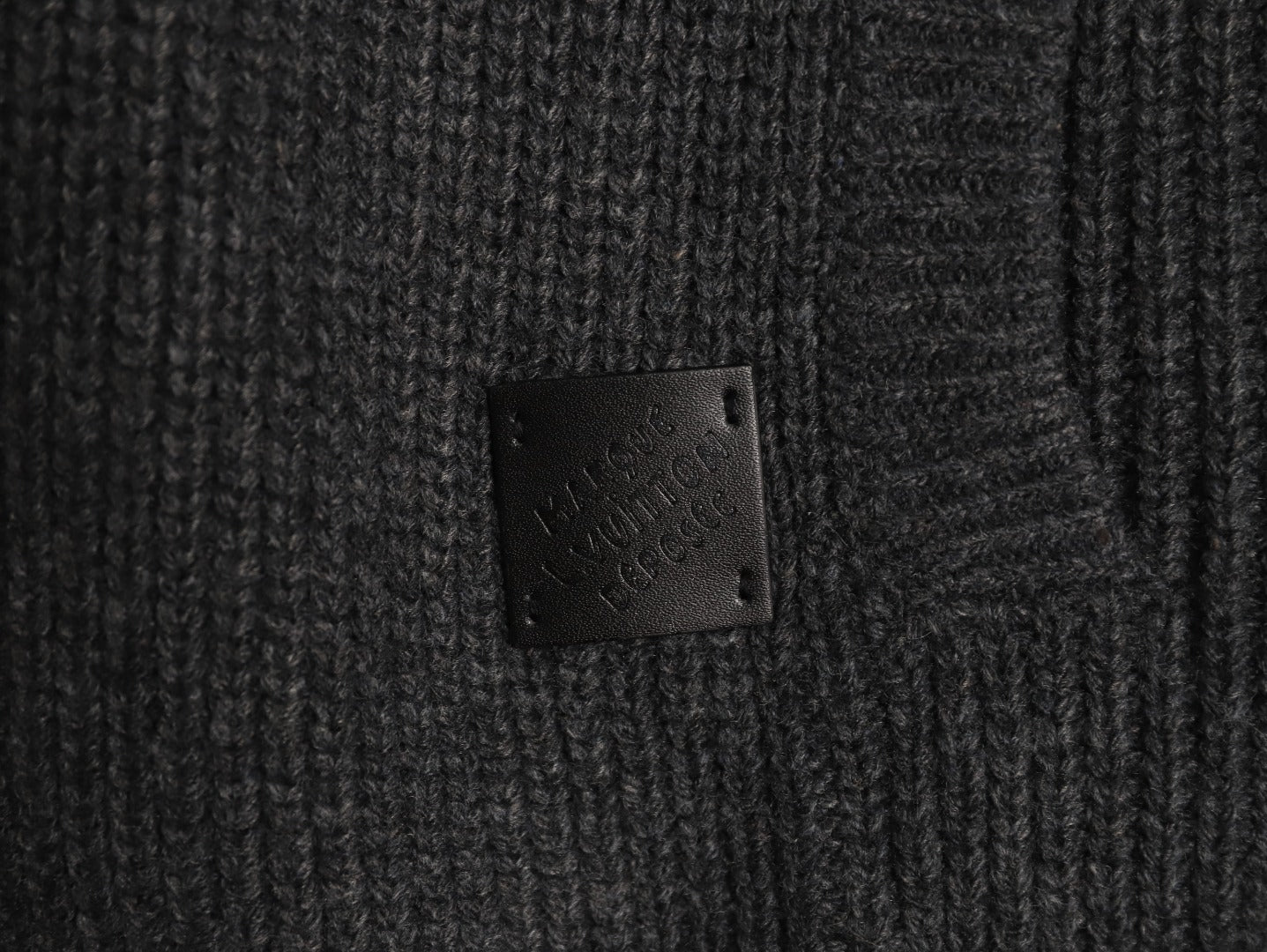 Louis 25fw cardigan sweater