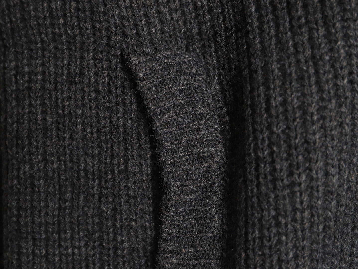 Louis 25fw cardigan sweater
