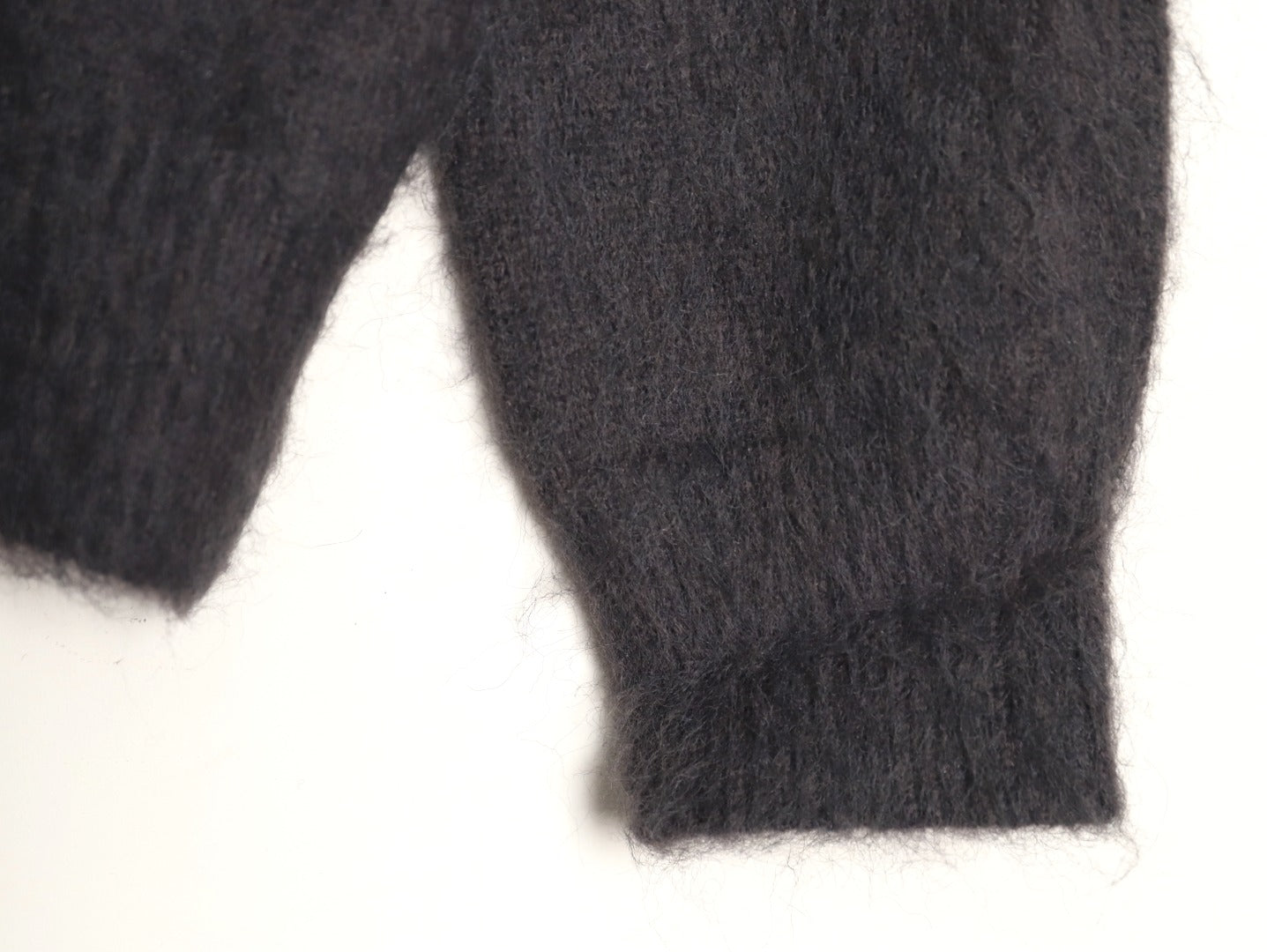 Given 25fw embroidered sweater